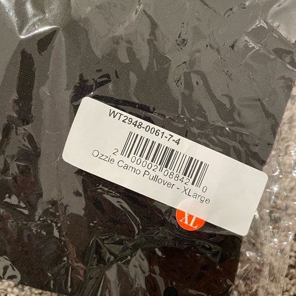 Black pullover with grey and camo accents - Picture 4 of 4